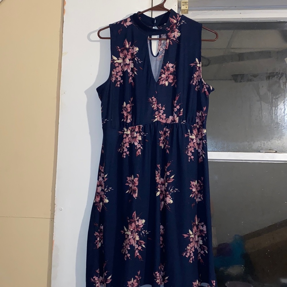 3/$30 - Amelia James dress 👗